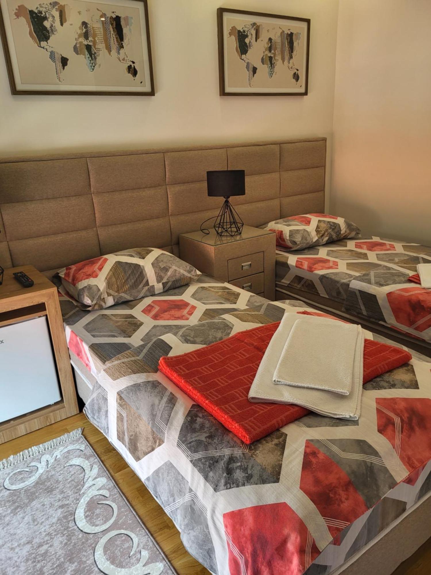 Lux Apartmani Bajova Cetinje Exterior photo